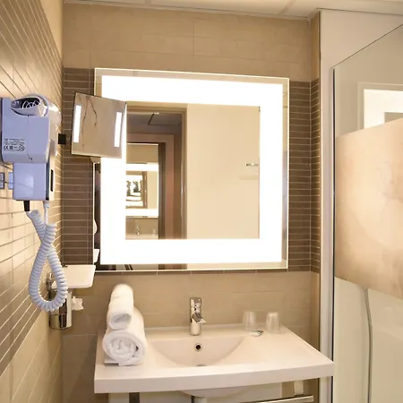 Hotell Mercure Centre Historique 4*