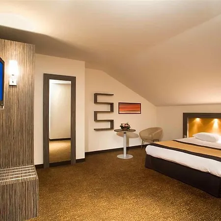 Mercure Centre Historique Отель 4*